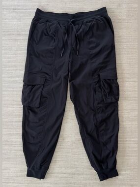 Lululemon Black Dance Studio Relaxed Fit Mid Rise Cargo Jogger Pants Women’s L